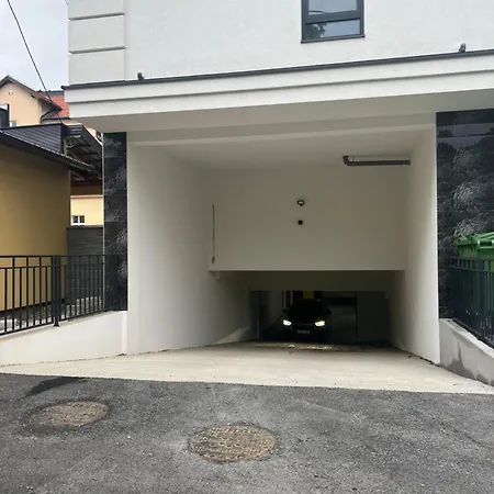 Centar Penthouse * Μπιέλινα